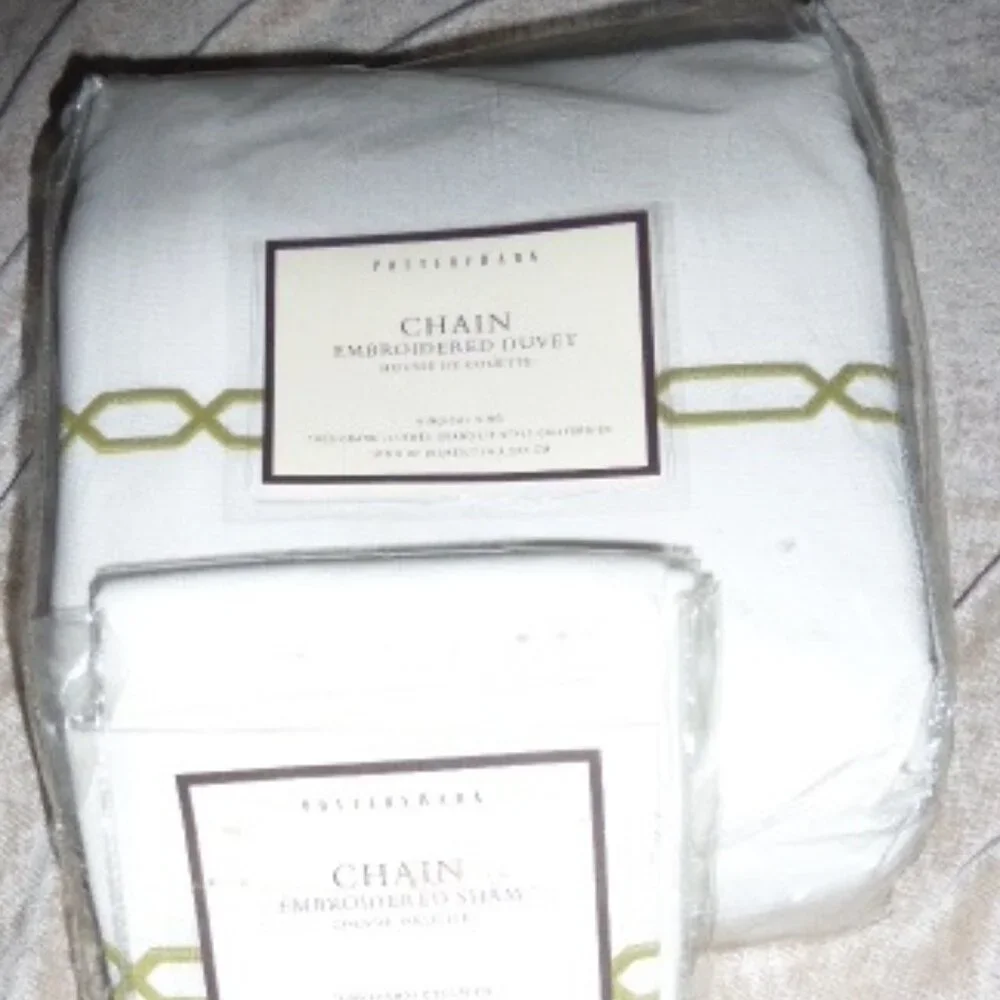 Pottery Barn Chain Duvet cover.white mattelasse cotton embroidered red NWT Q